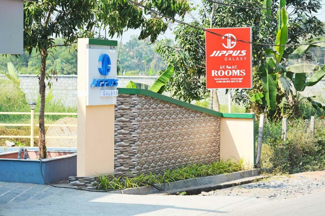 Jippus Galaxy Budget Air Port Hotel Kochi Extérieur photo