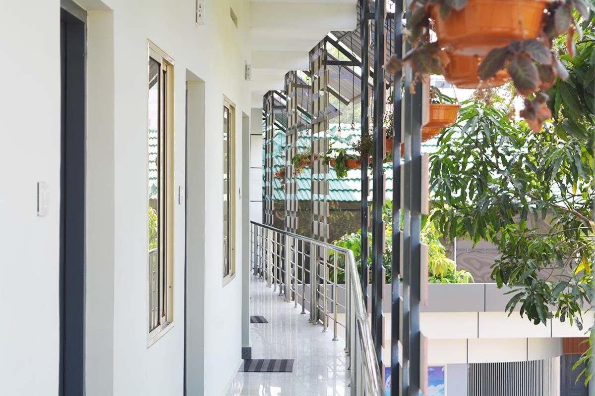Jippus Galaxy Budget Air Port Hotel Kochi Extérieur photo