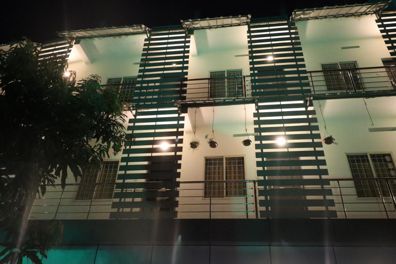 Jippus Galaxy Budget Air Port Hotel Kochi Extérieur photo